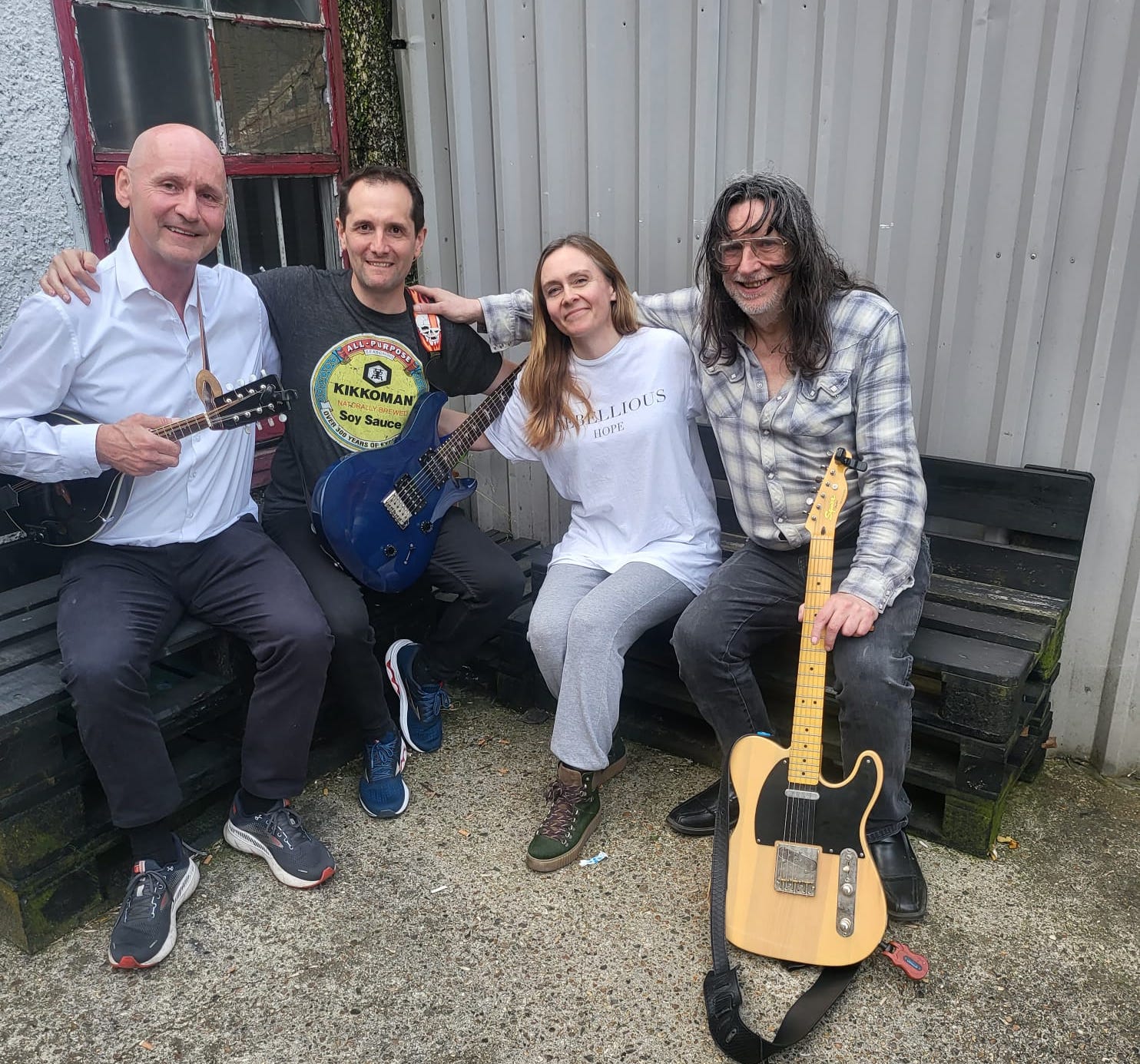 AnyaTomasDannoBandHug